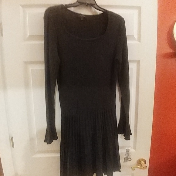 Tahari Dresses & Skirts - *Tahari Arthur Levine Petite Dress Large